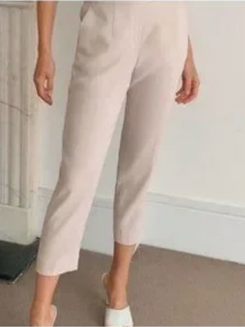 Babaton Aritzia pleated Ankle Capri Pants in Light Beige size 0